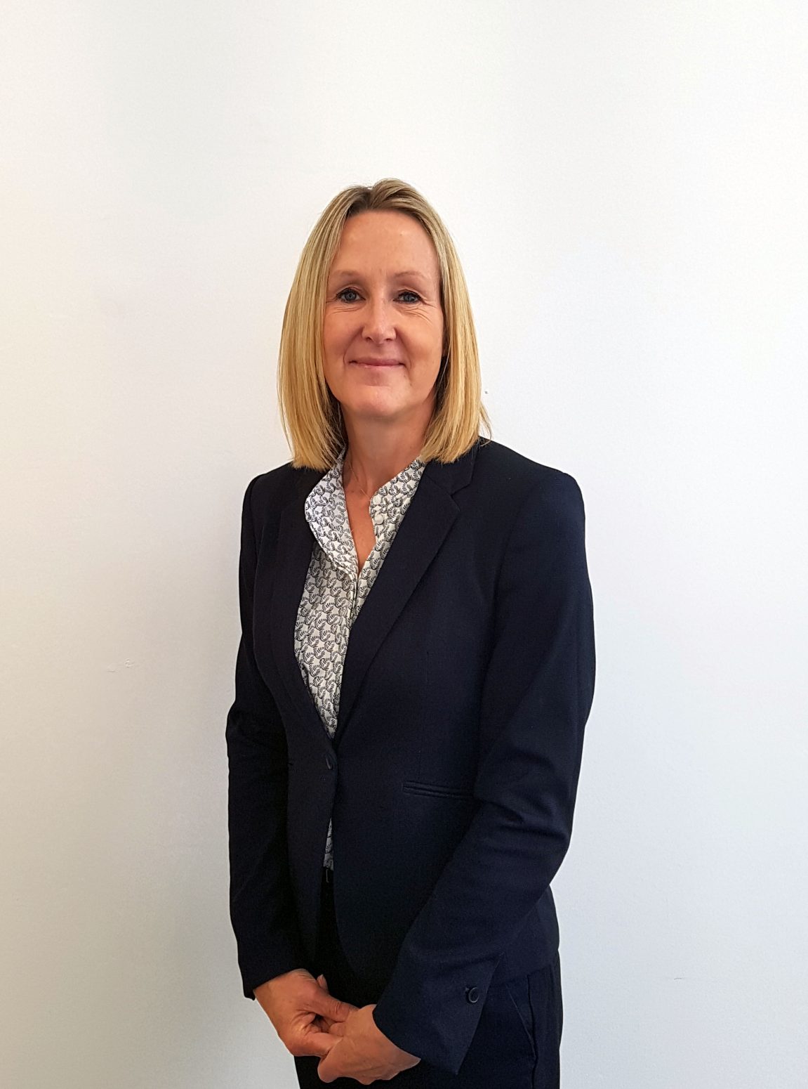 Sara Bacon Bio – SDF – Staff development Forum